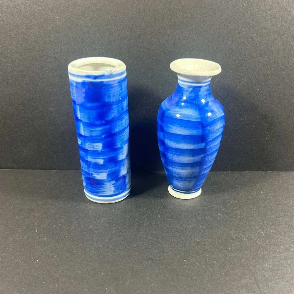 Chinoiserie Bud Vases Blue White Floral Porcelain Set of 2 Small size